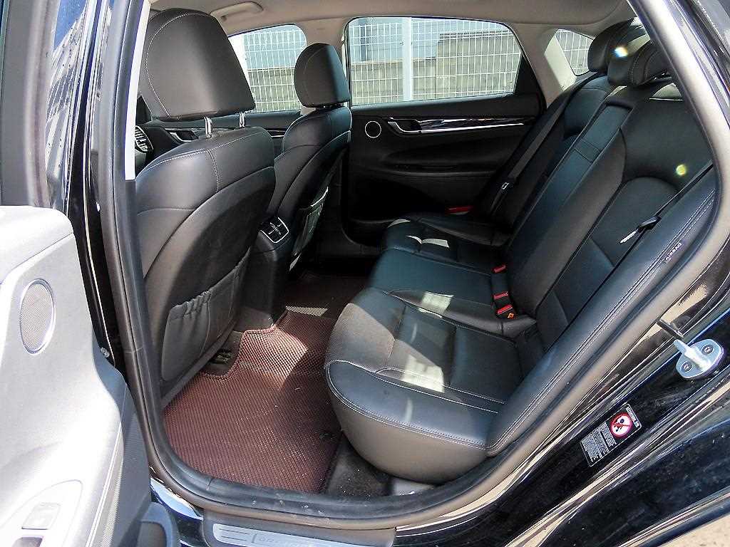 HYUNDAI Grandeur - Vista 6