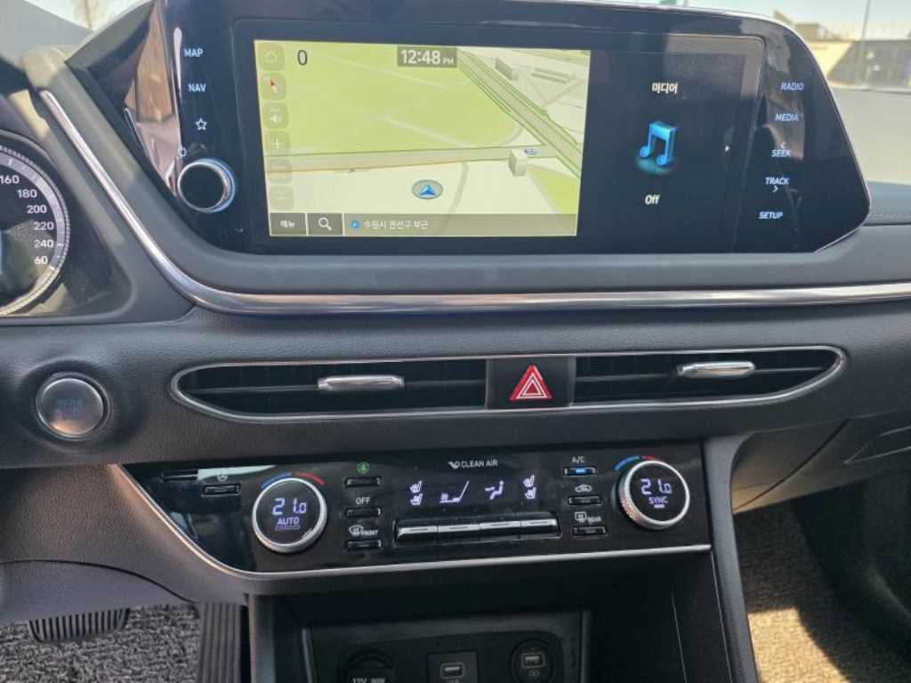 HYUNDAI Sonata - Vista 12