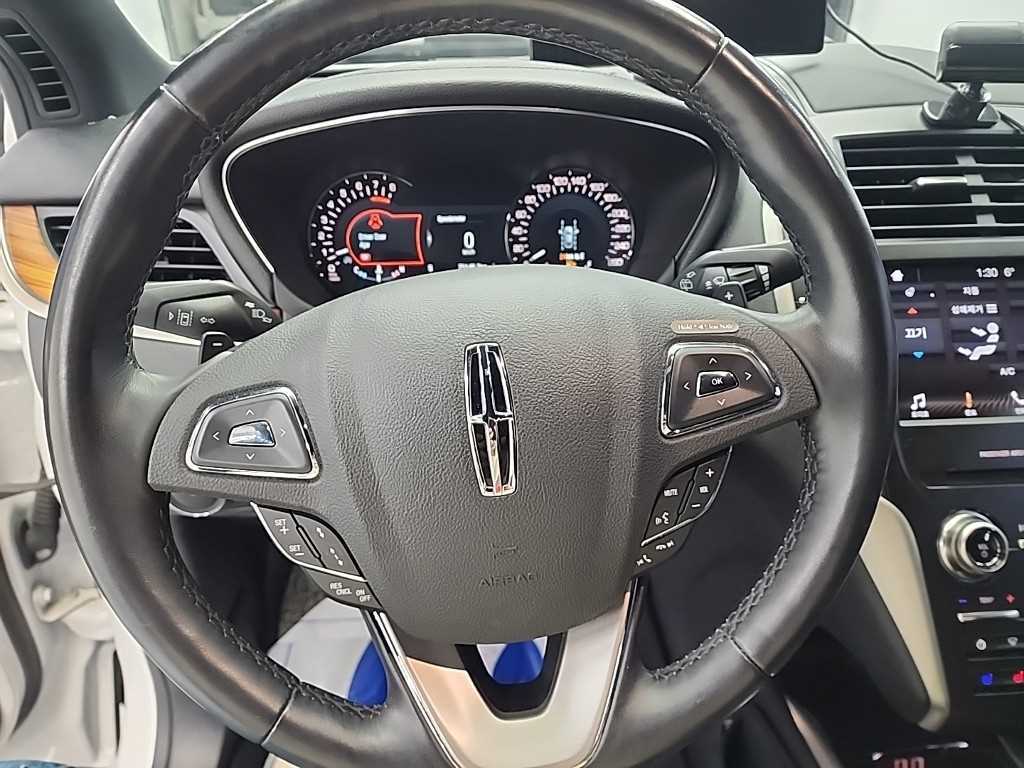 Lincoln MKC - Vista 9