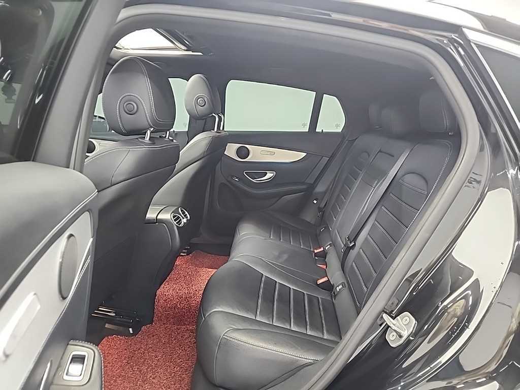 Mercedes Benz GLC Class - Vista 12