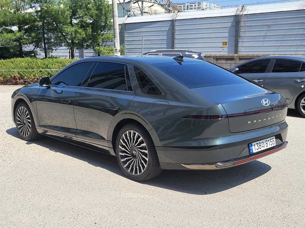 HYUNDAI Grandeur - Vista 5