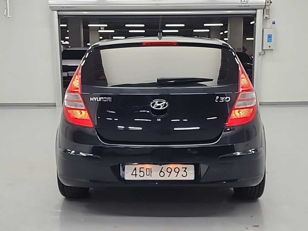 HYUNDAI i30 - Vista 3