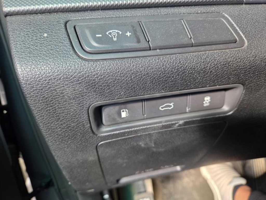 HYUNDAI Sonata - Vista 12