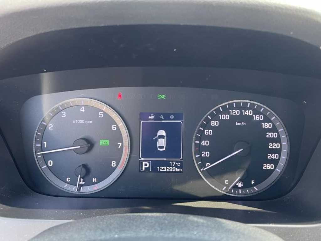 HYUNDAI Sonata - Vista 7