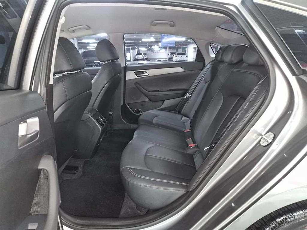 HYUNDAI Sonata - Vista 7