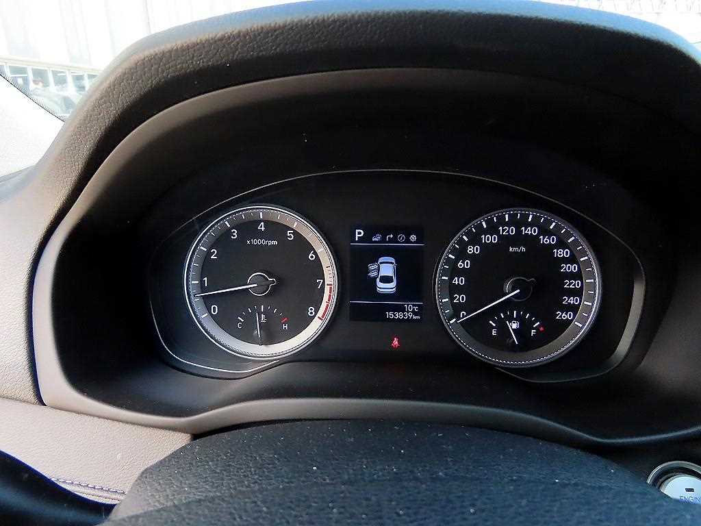 HYUNDAI Grandeur - Vista 9