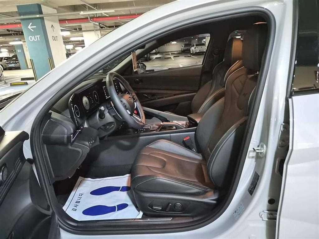 HYUNDAI Avante - Vista 6