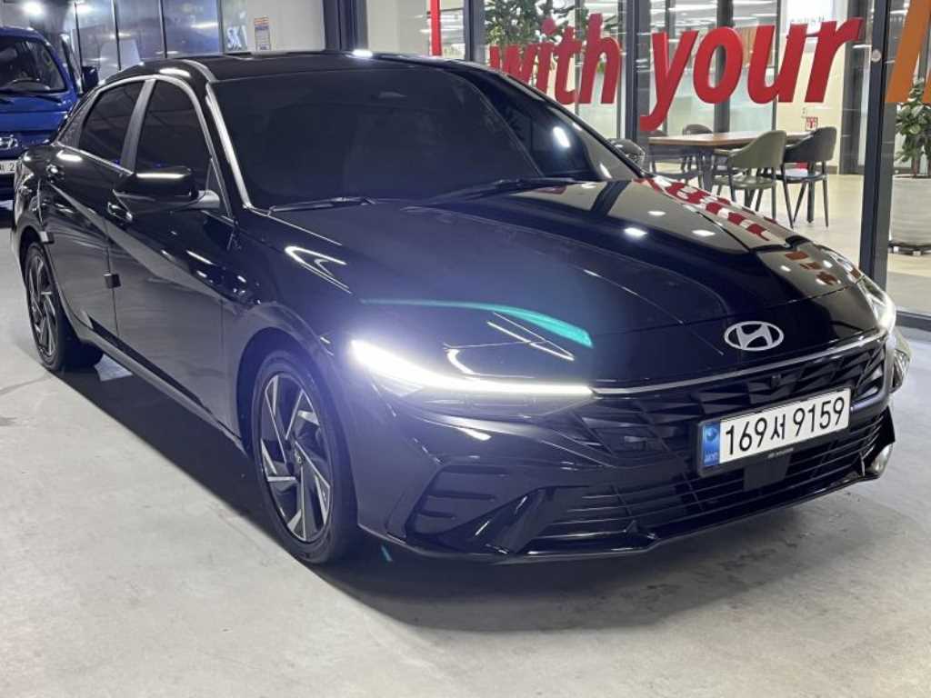 HYUNDAI Avante - Vista 4