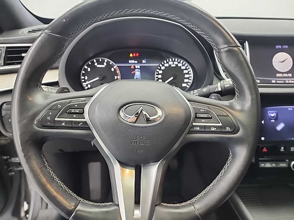 Infiniti QX - Vista 9