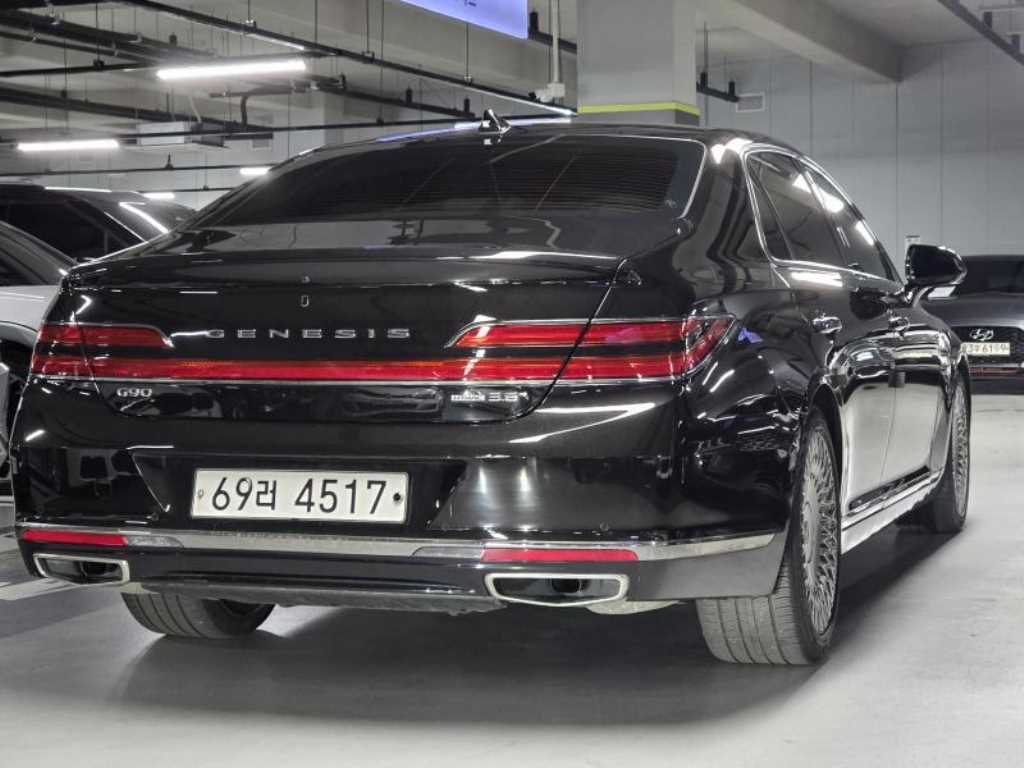 Genesis G90 - Vista 6