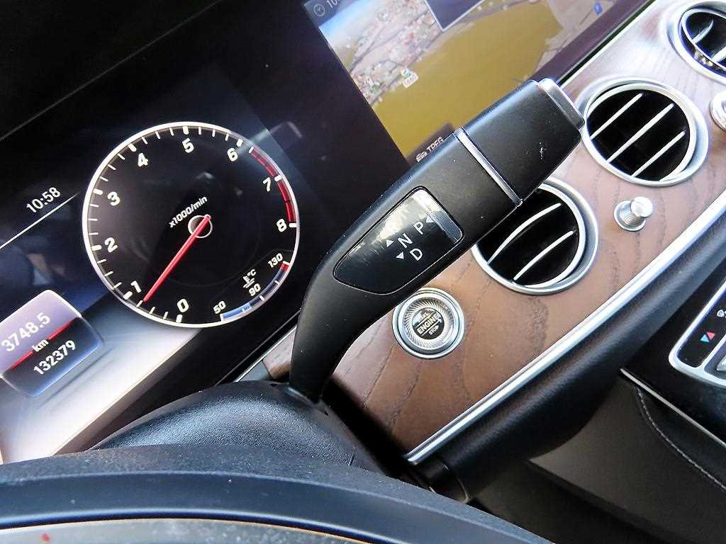 Mercedes Benz E class - Vista 11