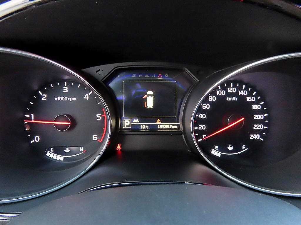 KIA Carnival - Vista 10