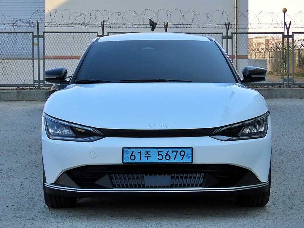 KIA EV6 2022 Blanco - Importación desde Corea - HF Imports Iquique - Foto 1