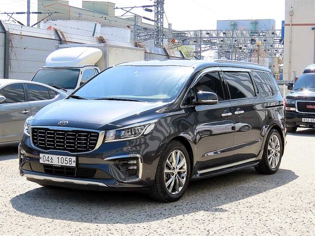 KIA Carnival - Vista 2
