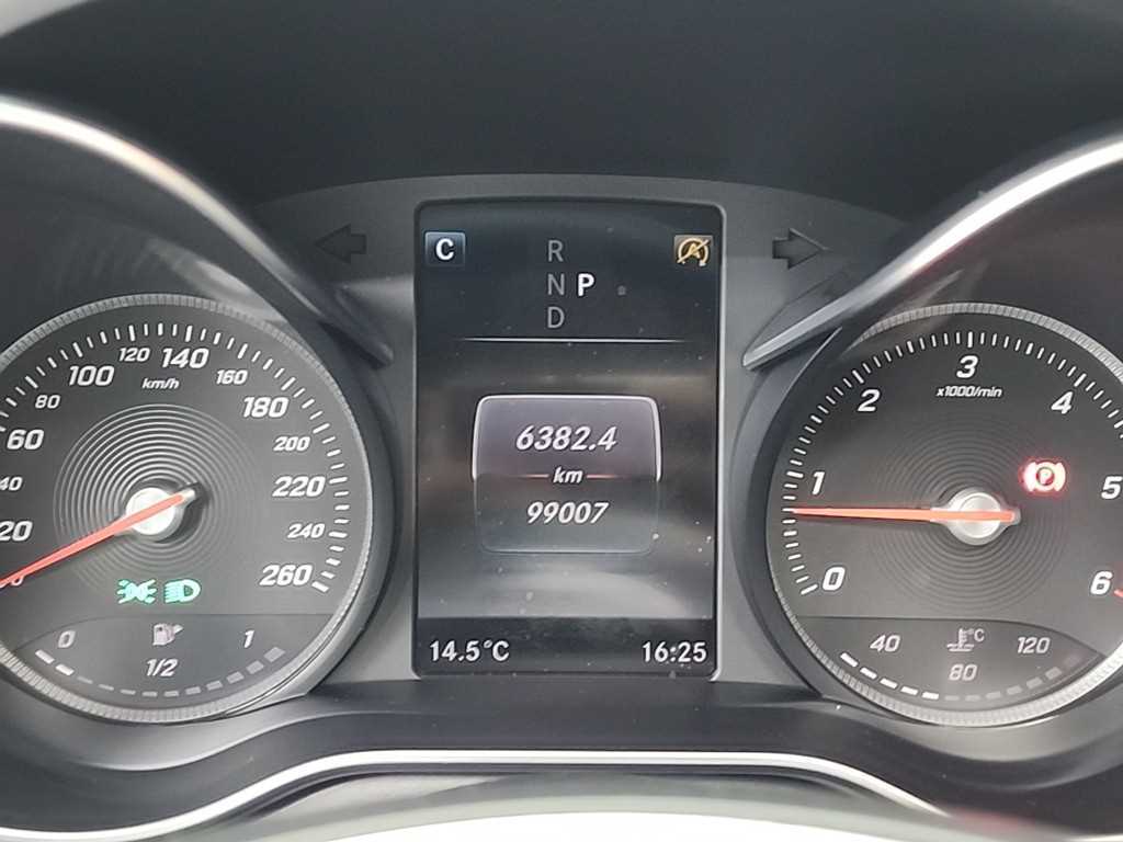 Mercedes Benz GLC Class - Vista 6