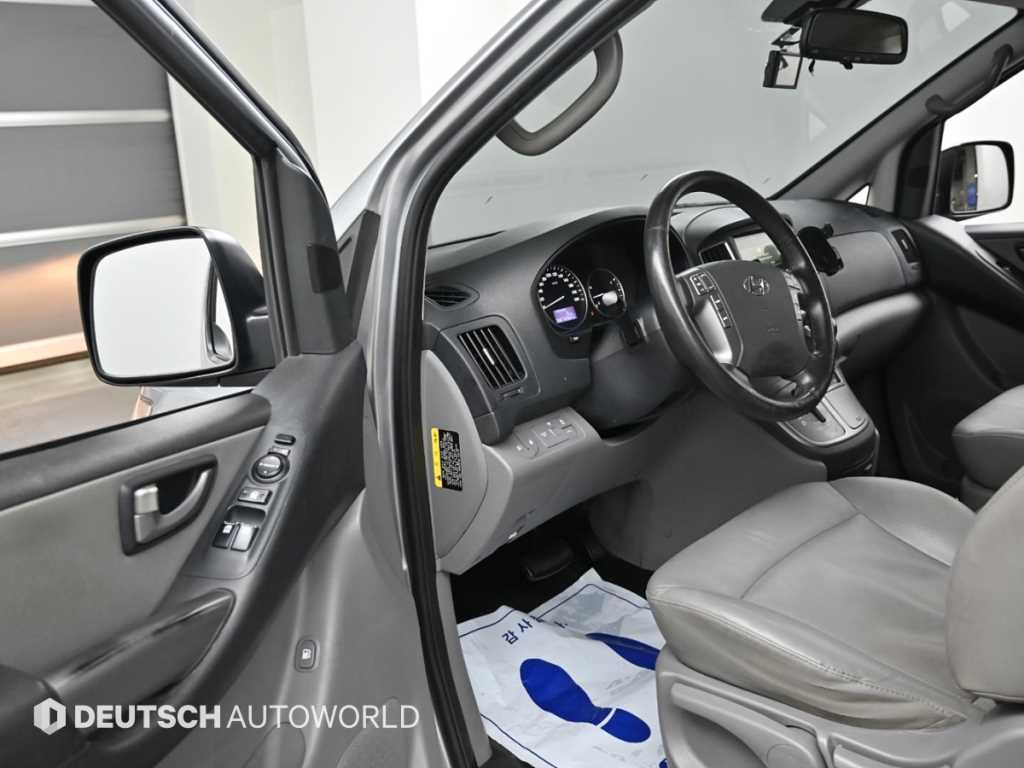 HYUNDAI Starex - Vista 11