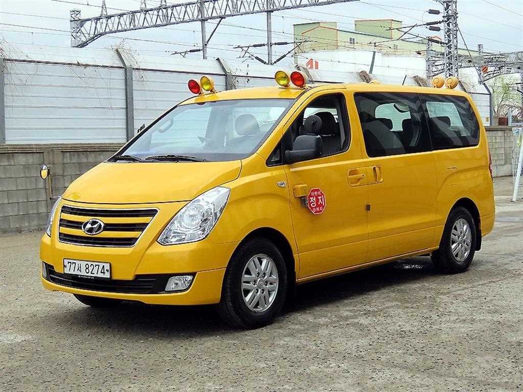 HYUNDAI Starex - Vista 2