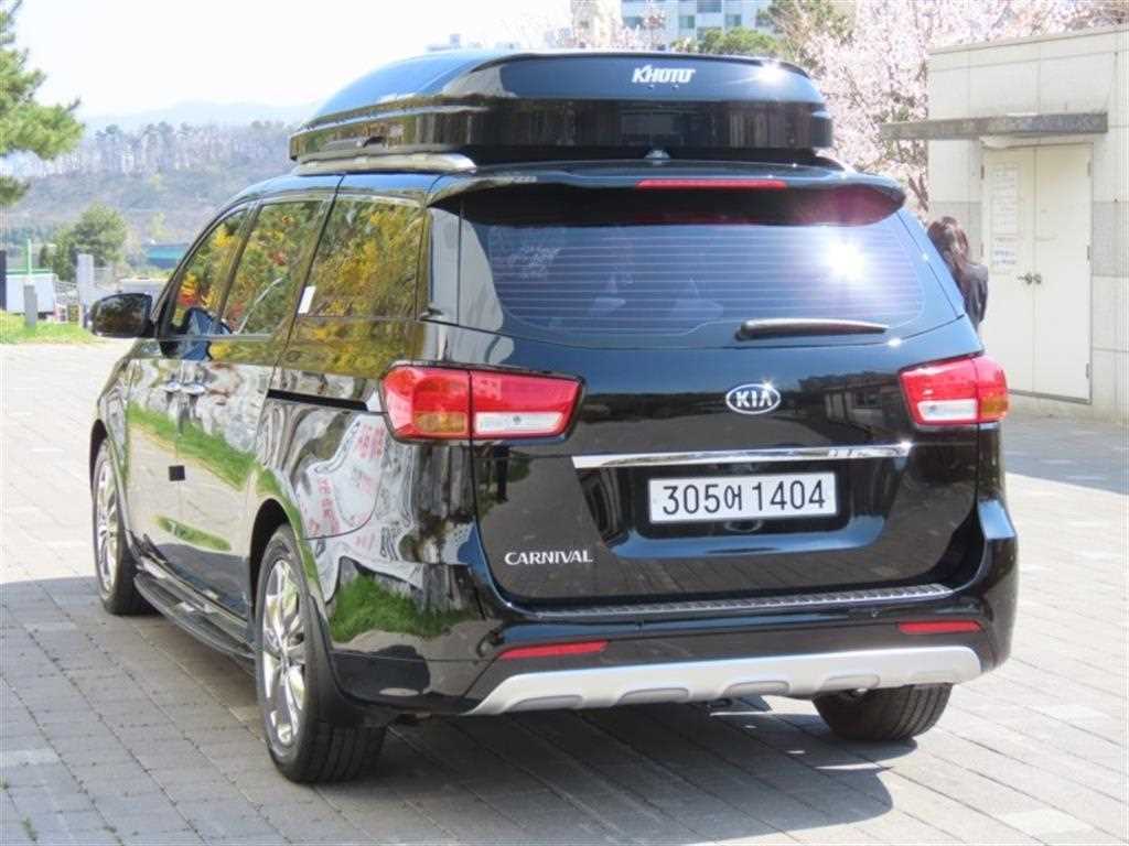 KIA Carnival - Vista 4