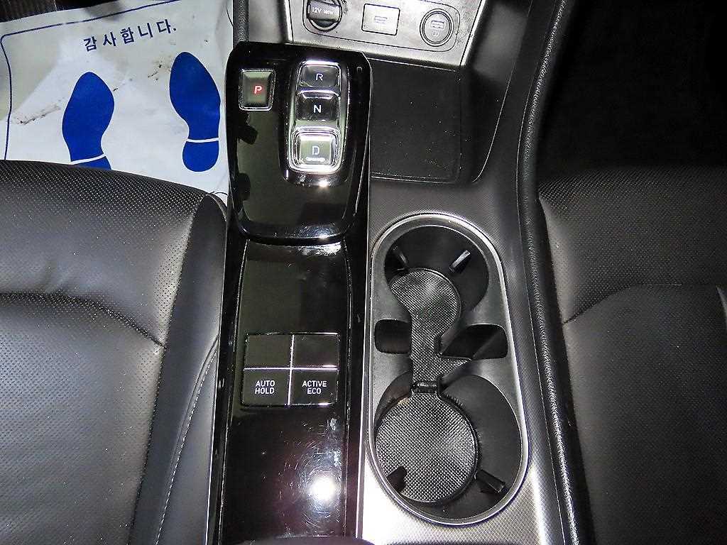 HYUNDAI Sonata - Vista 12