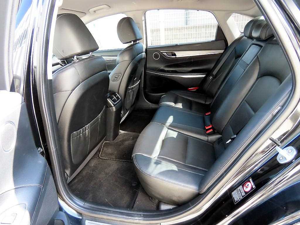 HYUNDAI Grandeur - Vista 6