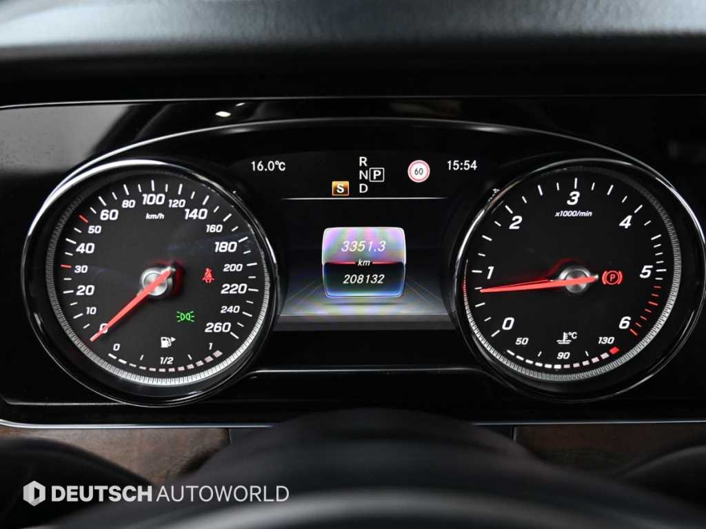 Mercedes Benz E class - Vista 8