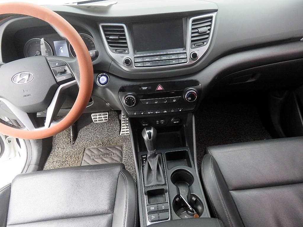 HYUNDAI Tucson - Vista 11