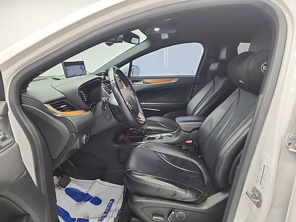 Lincoln MKC - Vista 11