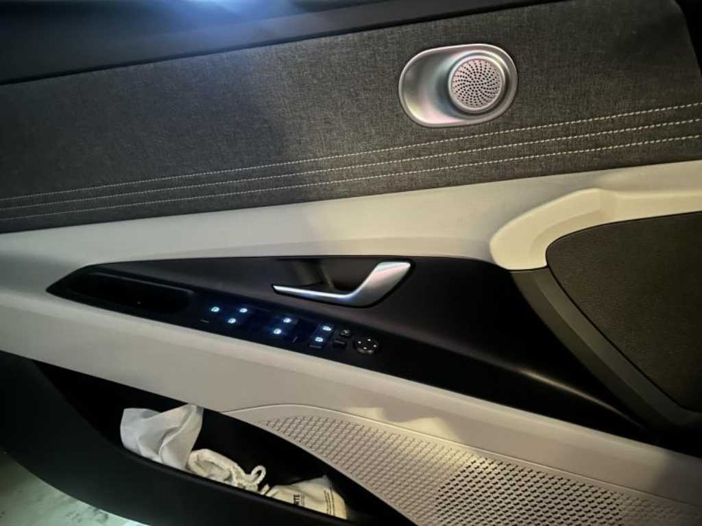 HYUNDAI Avante - Vista 9