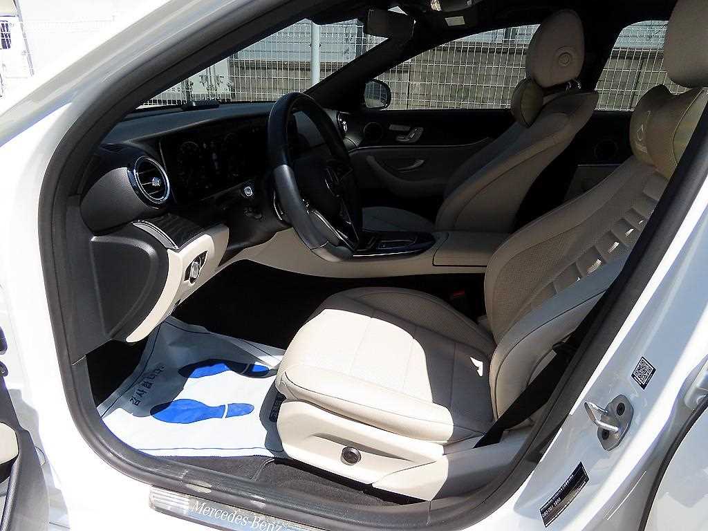 Mercedes Benz E class - Vista 5