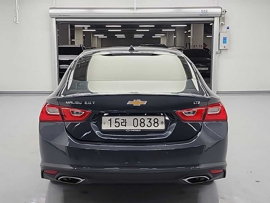 Chevrolet Malibu - Vista 3