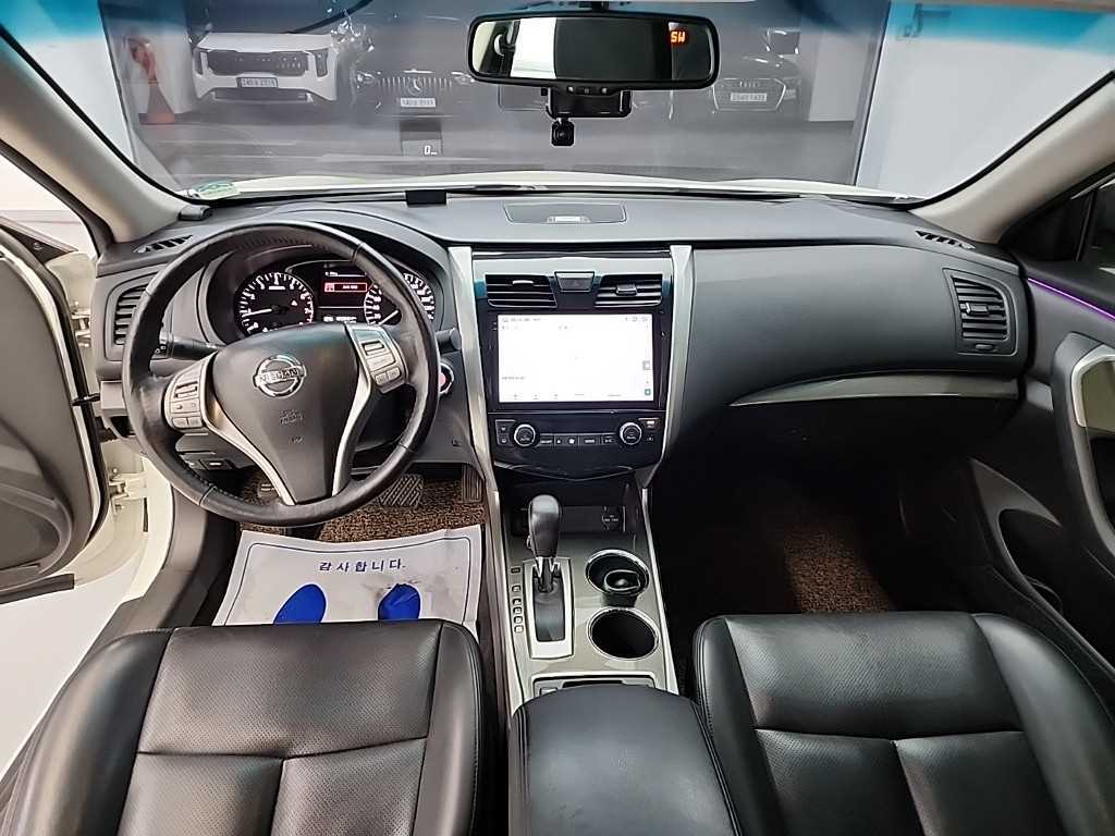 Nissan Altima - Vista 7