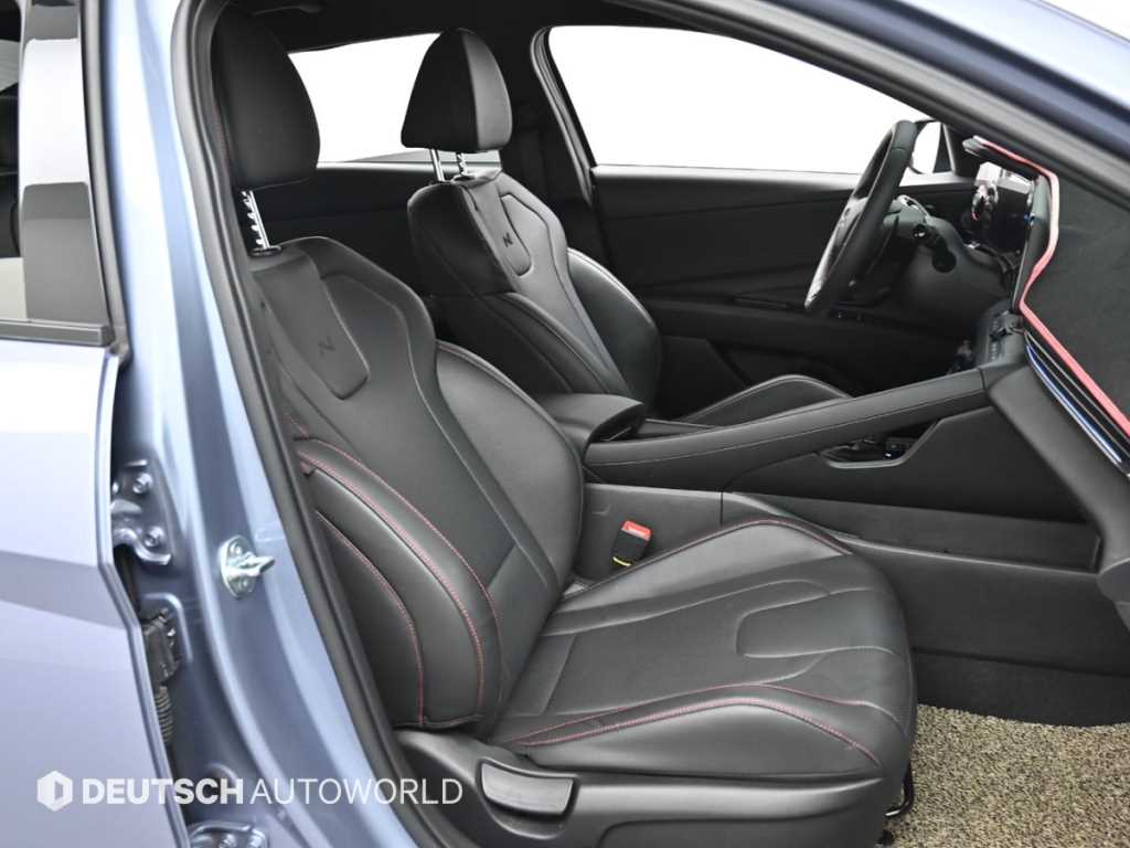 HYUNDAI Avante - Vista 10