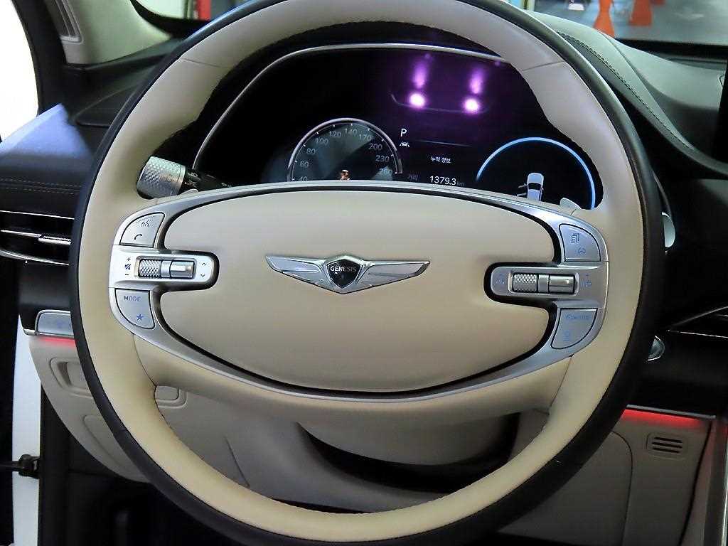 Genesis GV80 - Vista 8