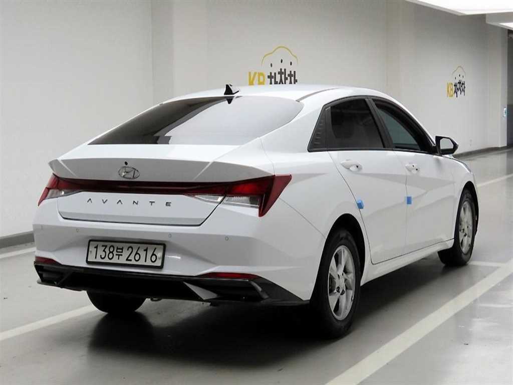 HYUNDAI Avante - Vista 4