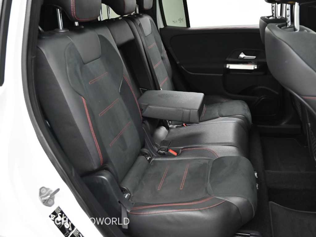 Mercedes Benz GLB Class - Vista 12