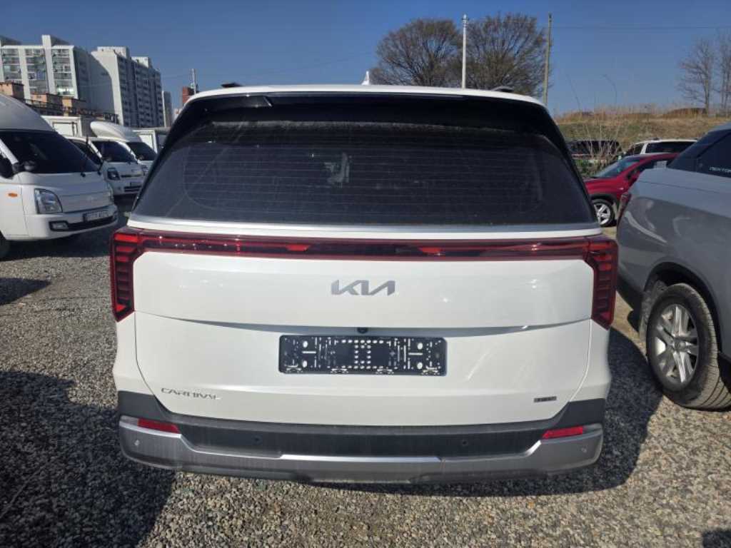 KIA Carnival - Vista 5