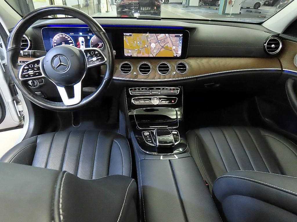 Mercedes Benz E class - Vista 10