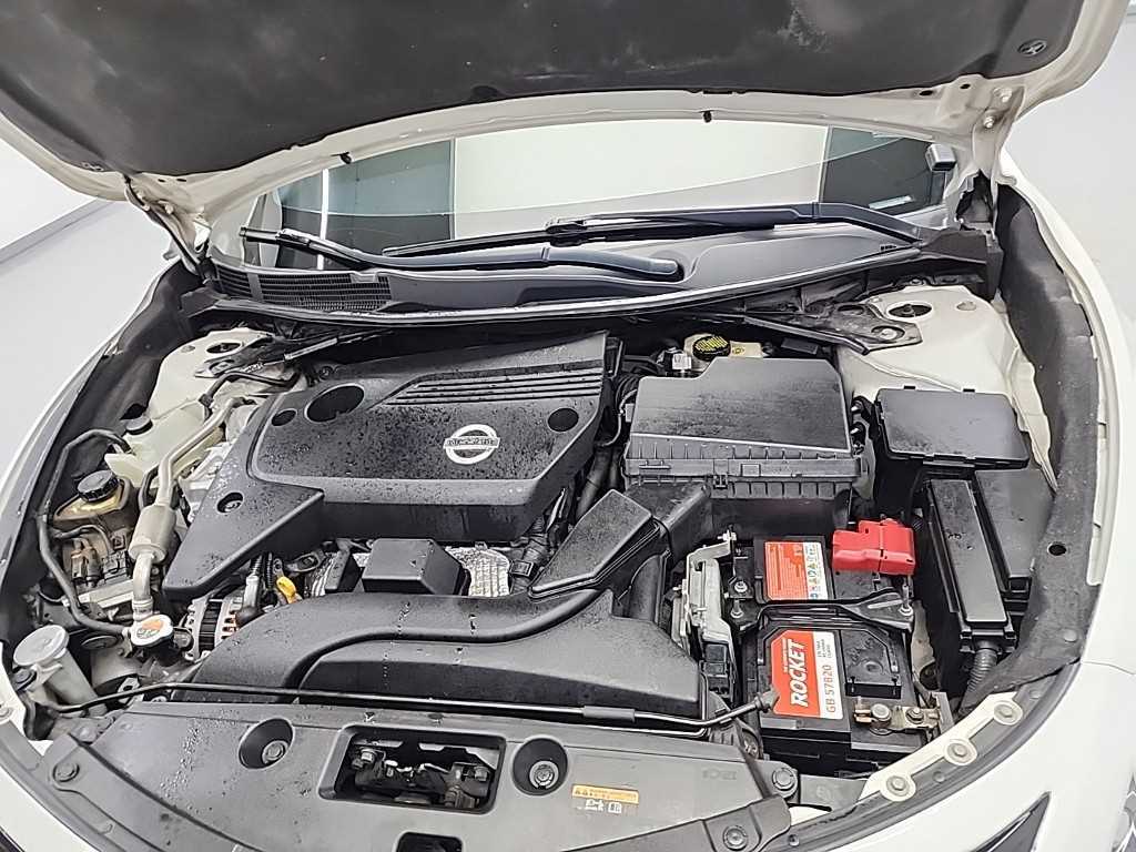 Nissan Altima - Vista 5