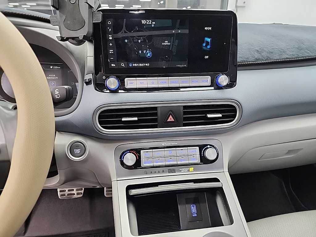 HYUNDAI Kona - Vista 10