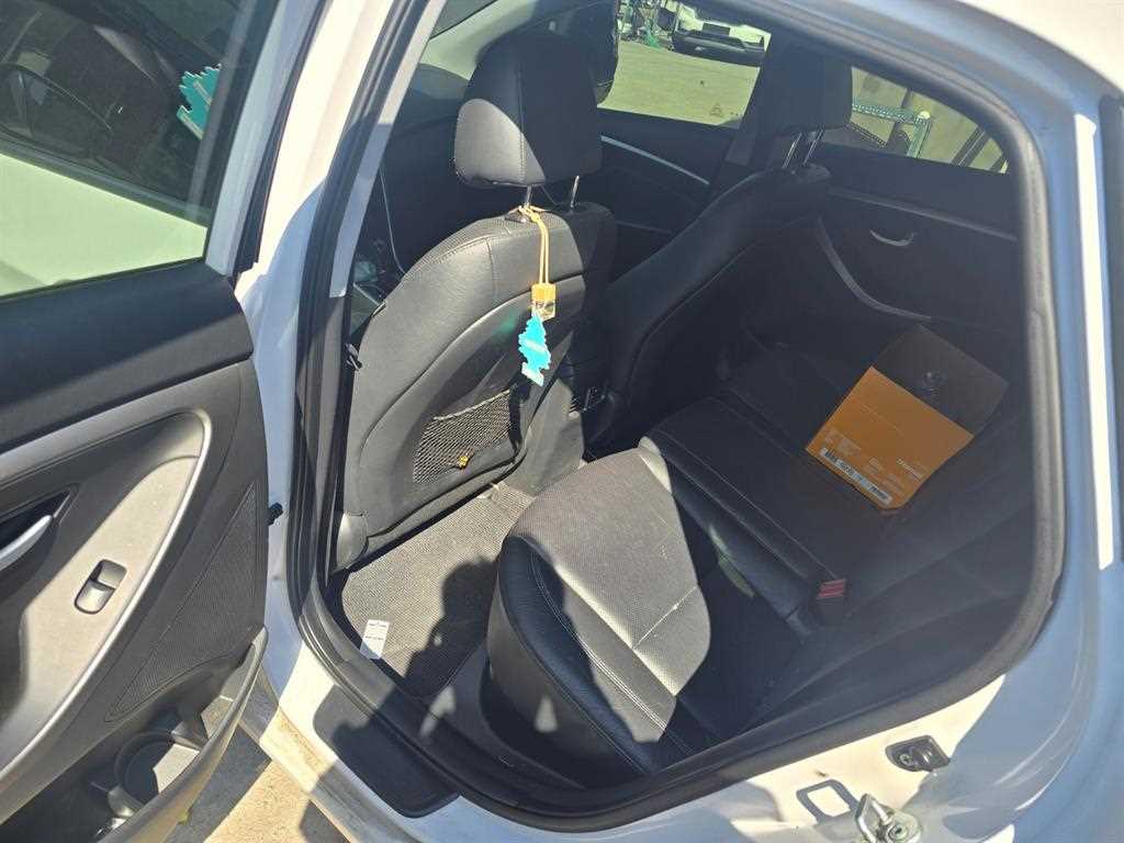 HYUNDAI i30 2014 Blanco - Importación desde Corea - HF Imports Iquique - Foto 14