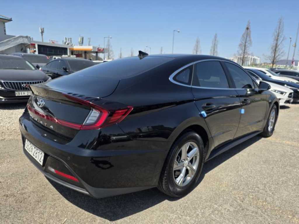 HYUNDAI Sonata - Vista 6