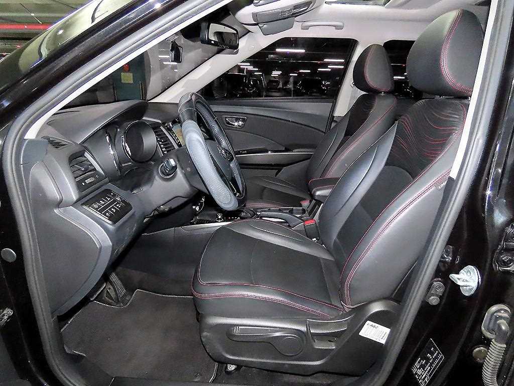 Ssangyong Tivoli - Vista 6