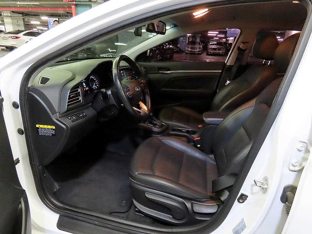 HYUNDAI Avante - Vista 6