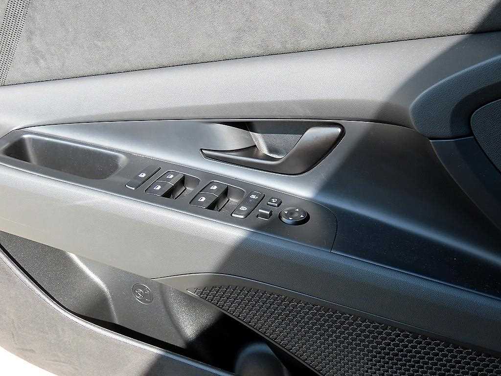 HYUNDAI Avante - Vista 11