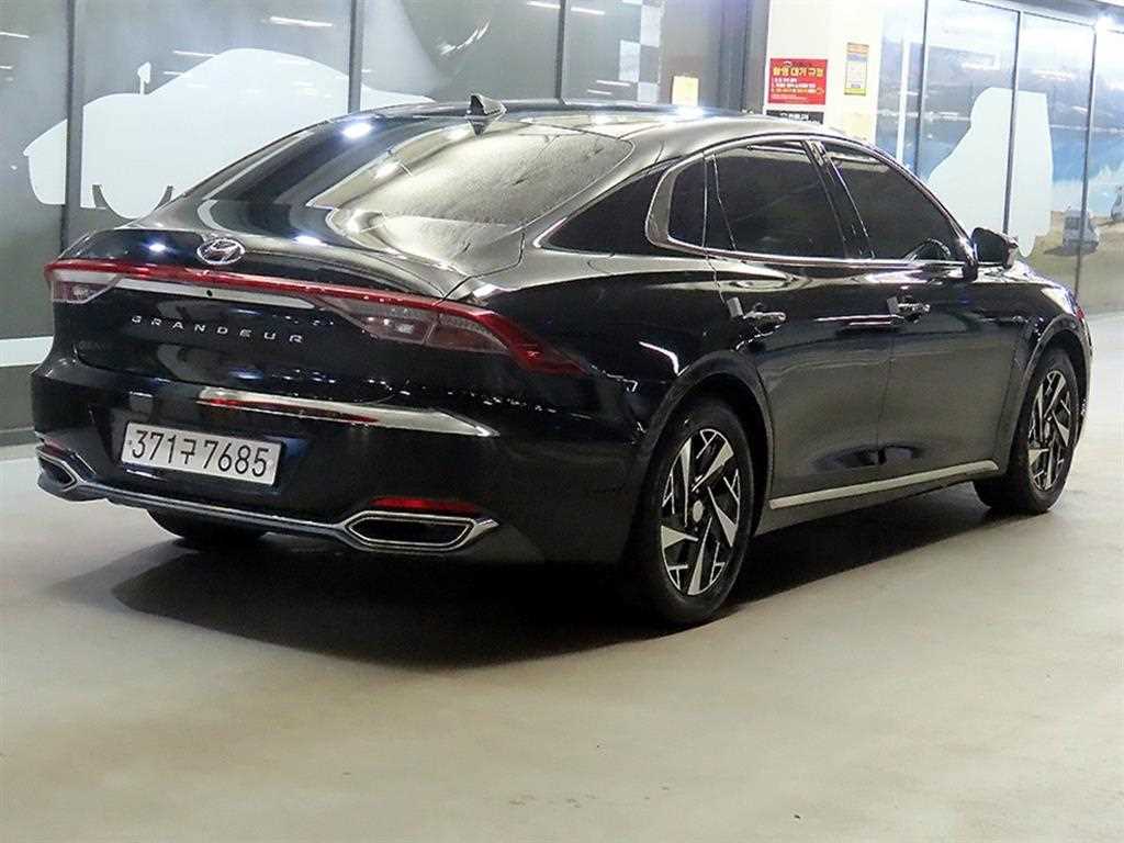 HYUNDAI Grandeur - Vista 4