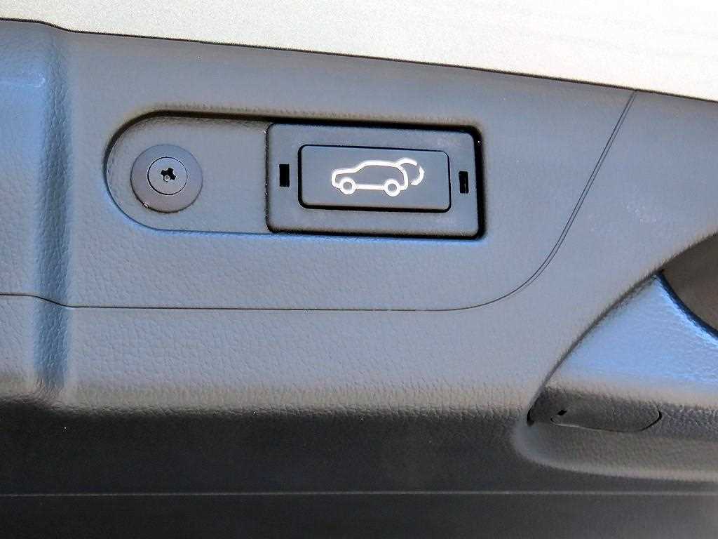 Ssangyong Rexton 2025 Gris - Importación desde Corea - HF Imports Iquique - Foto 16