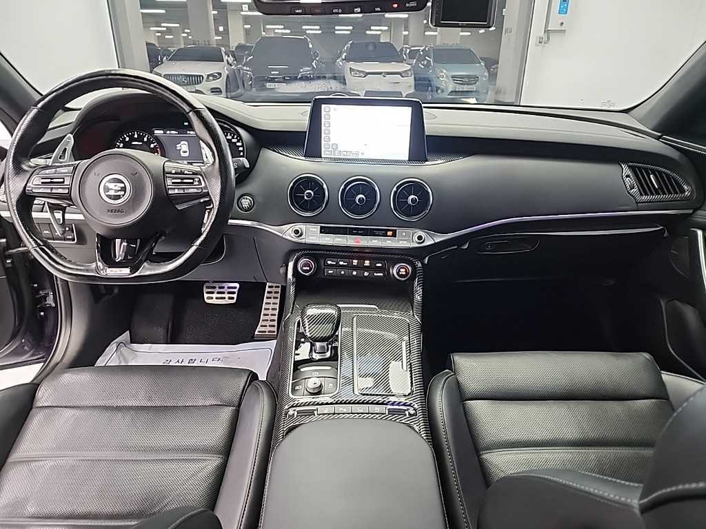 KIA Stinger - Vista 9