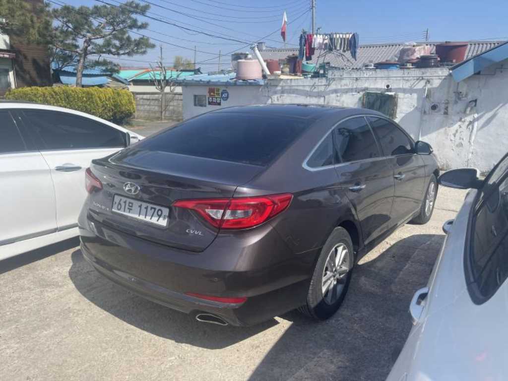 HYUNDAI Sonata - Vista 2