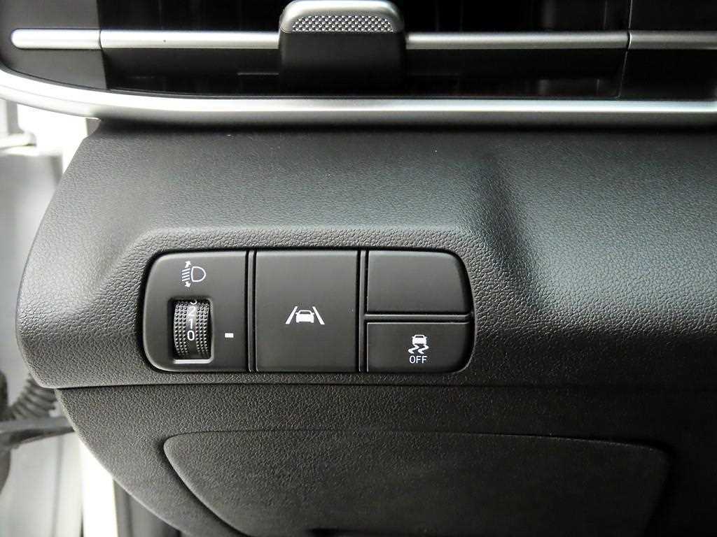 HYUNDAI Avante - Vista 12