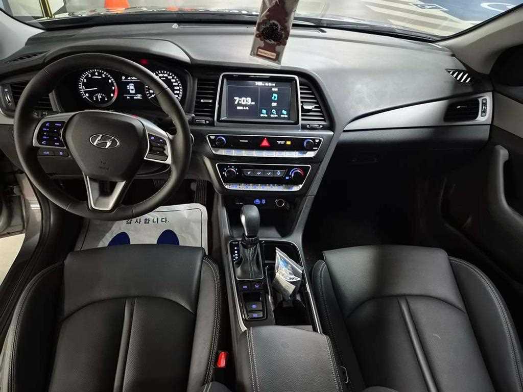 HYUNDAI Sonata - Vista 10